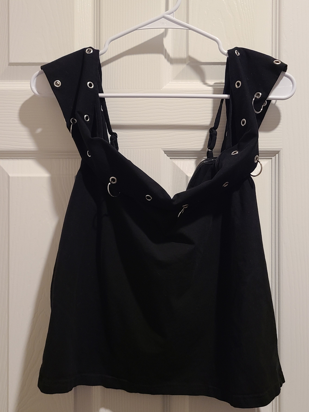 Hot Topic - Black Top with Grommet And Hardware Accents Cold Shoulder Tank 3X